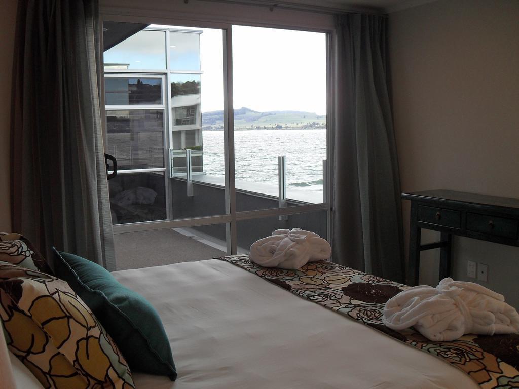 The Cove- On The Lake Taupo Ruang foto